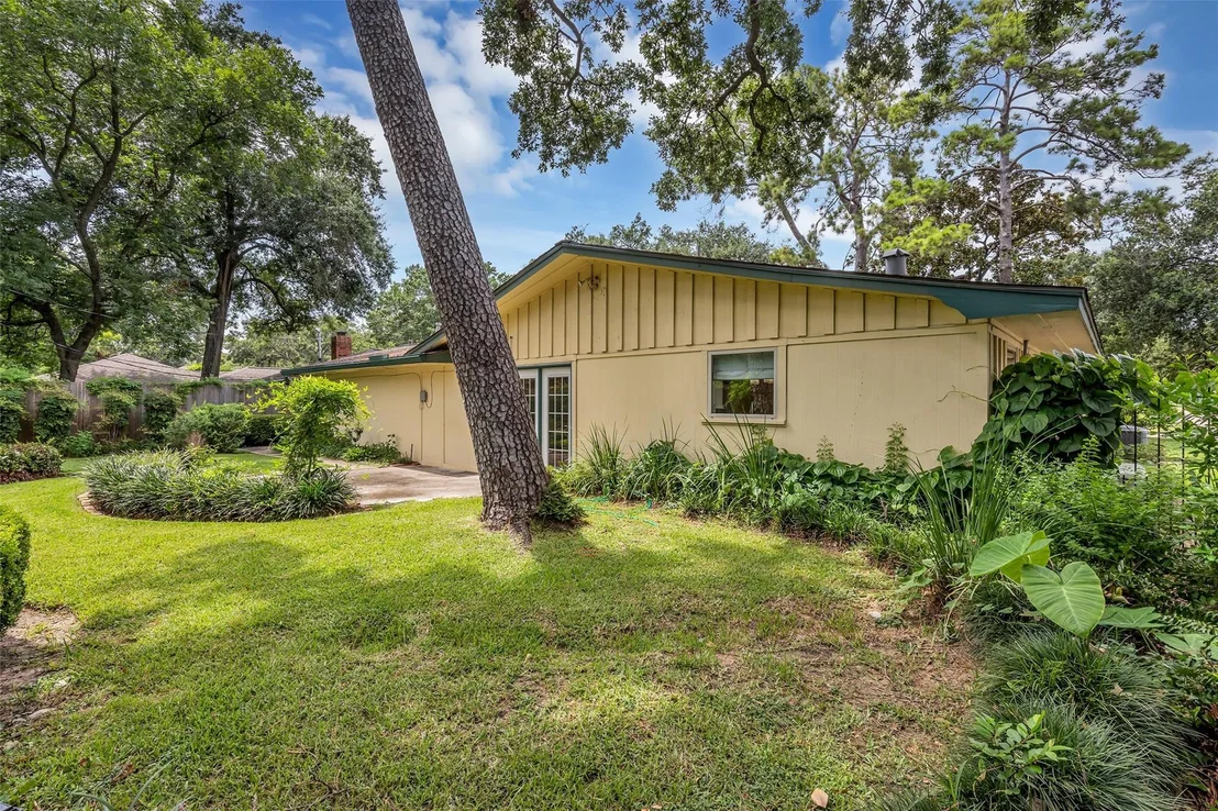 Photo of 10127 Hazelhurst Drive