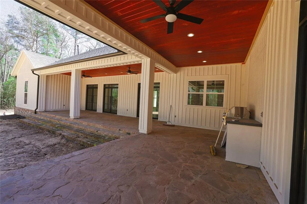 Photo of 9477 Leeward Cove