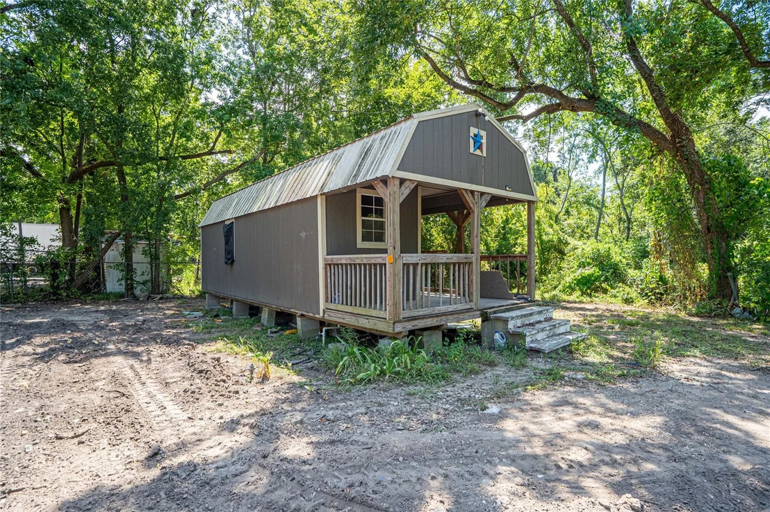Photo of 4906 Edgewater Drive
