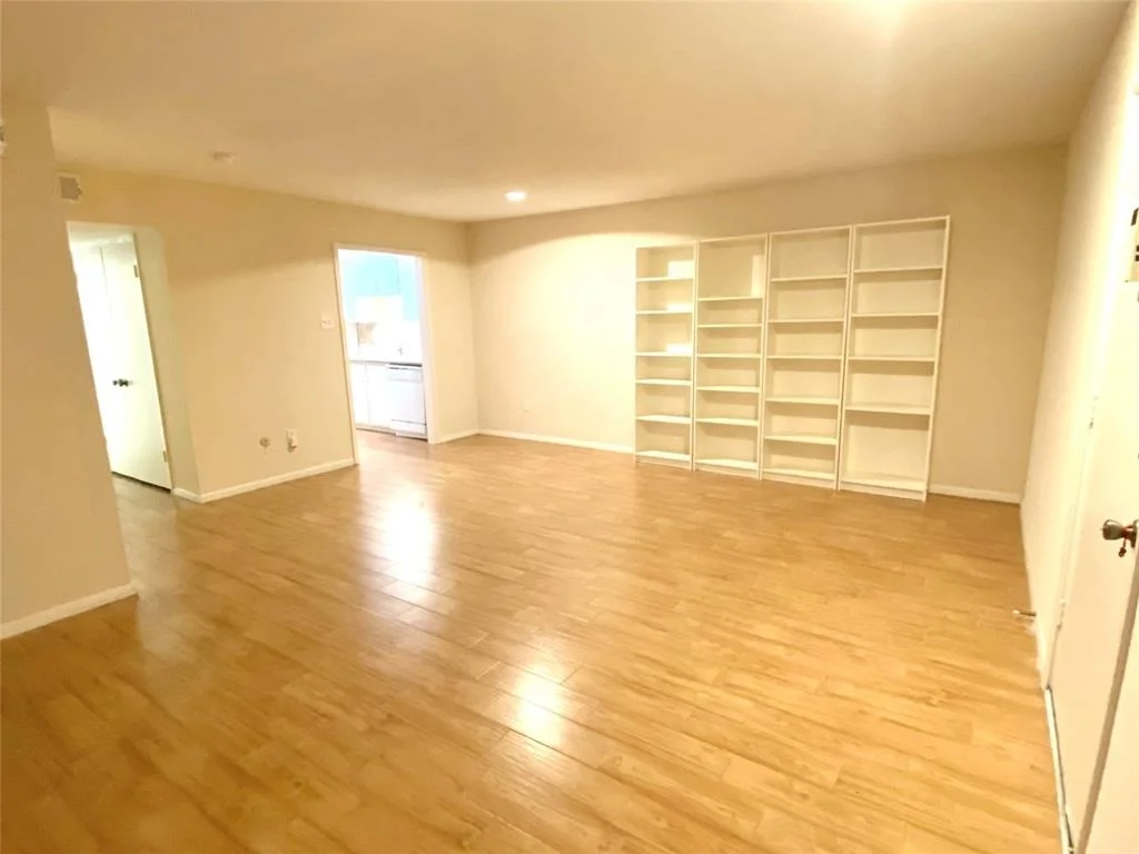Photo of Unit 11 at 7575 Katy Freeway