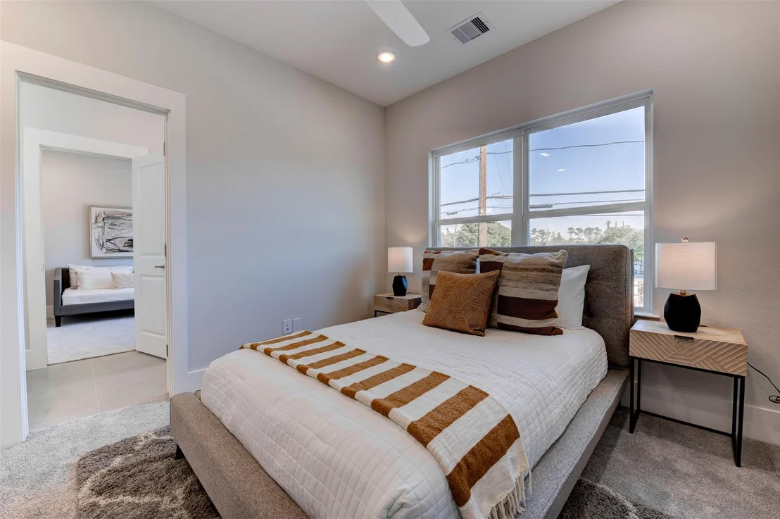 Photo of 5132 Rosslyn Road
