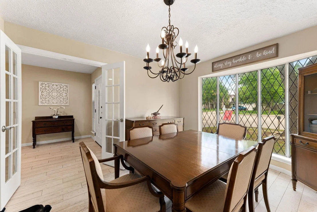 Photo of 1103 Pinecroft Drive