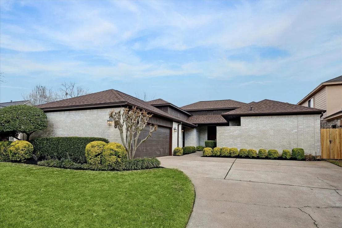 Photo of 85 Crestwood Circle