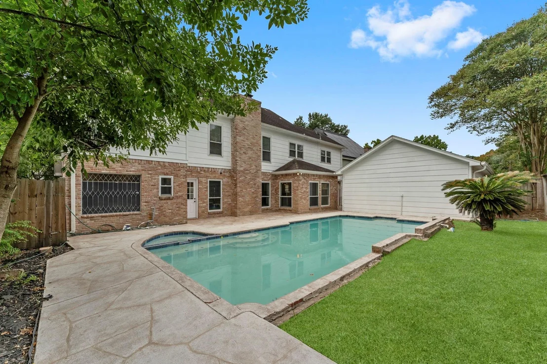 Photo of 1106 Crossroads Drive