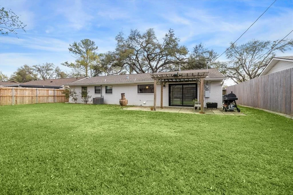 Photo of 2319 Lazybrook Drive