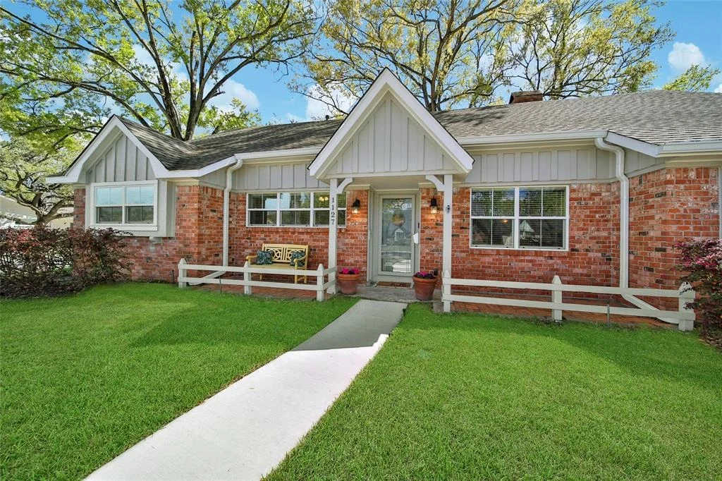 Photo of 1127 Curtin Street