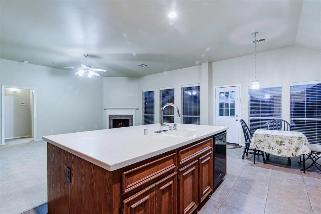 Photo of 421 Laddingford Lane