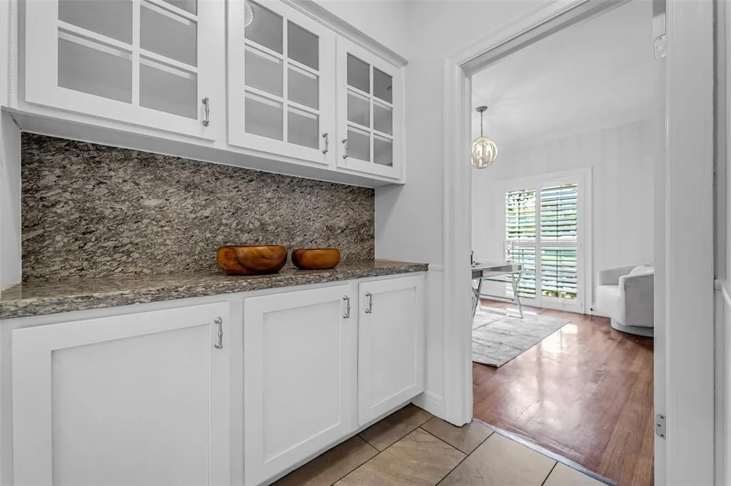 Photo of 2539 Addison Road