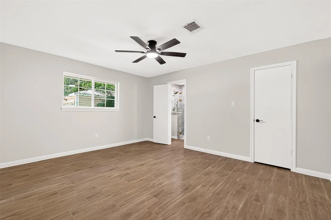 Photo of 247 Castlewood Drive