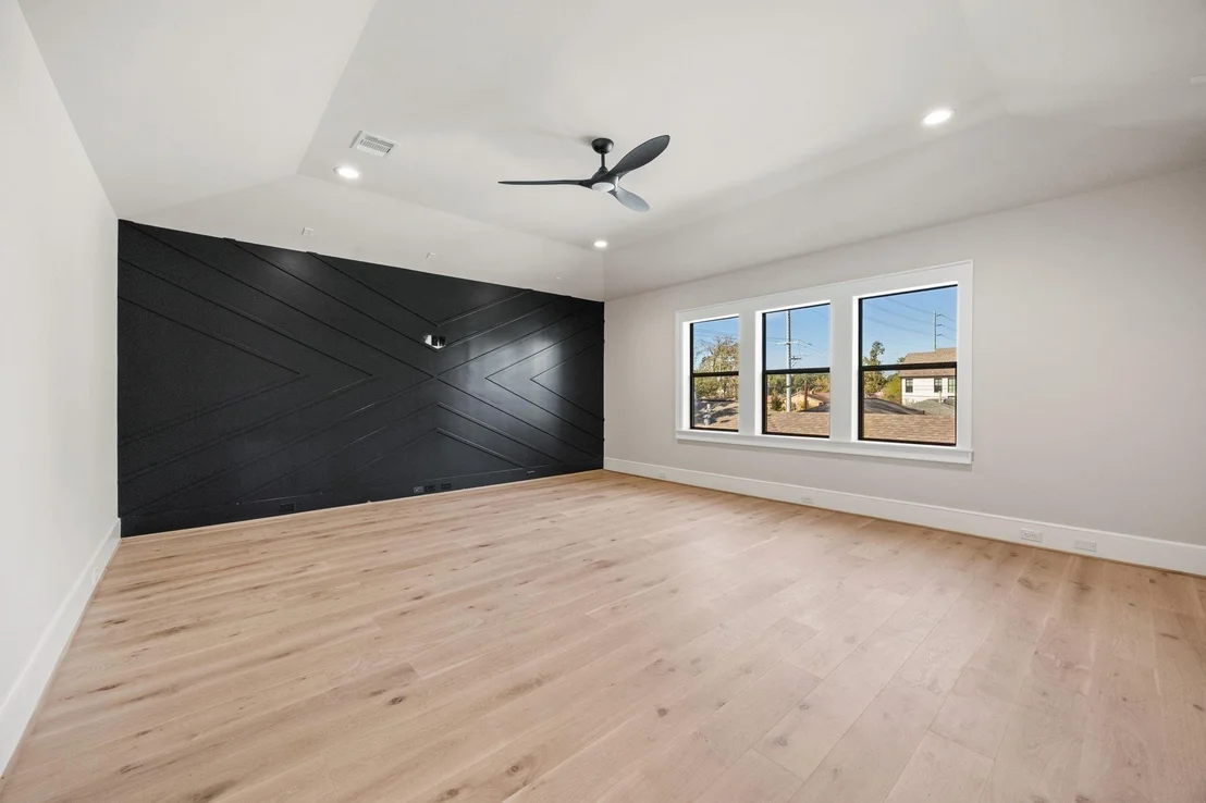 Photo of 4902 Oak Forest Drive
