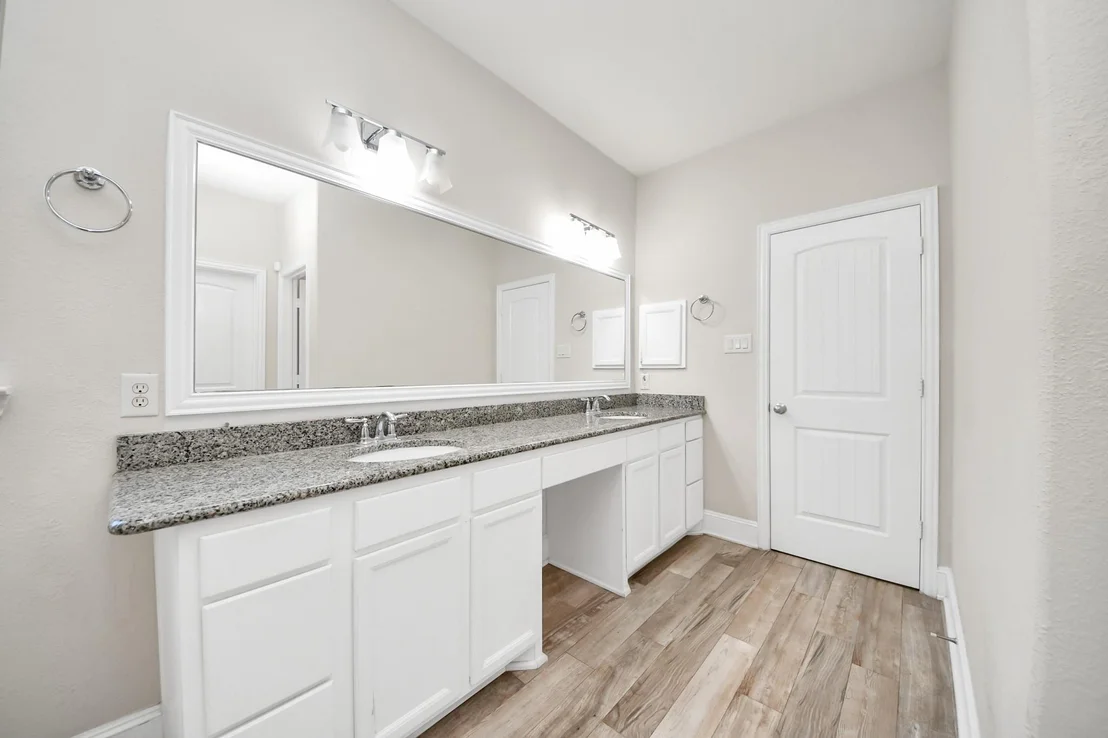 Photo of 143 W Wading Pond Circle