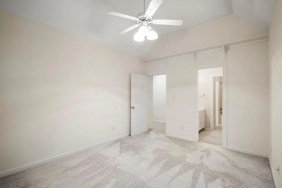 Photo of 46 Hillock Woods