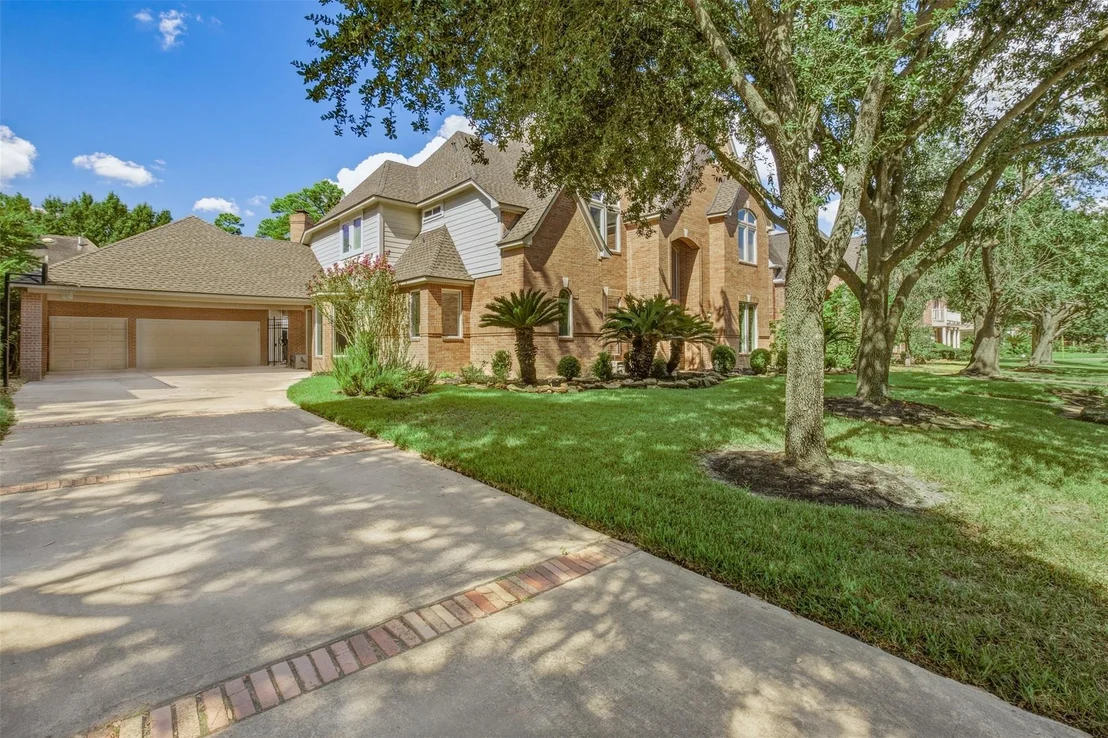 Photo of 16111 Wimbledon Forest Drive