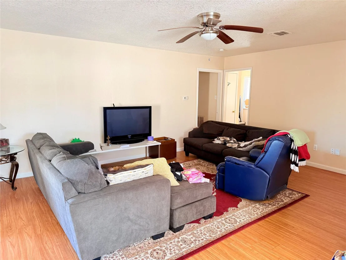 Photo of 2112 Rose Road