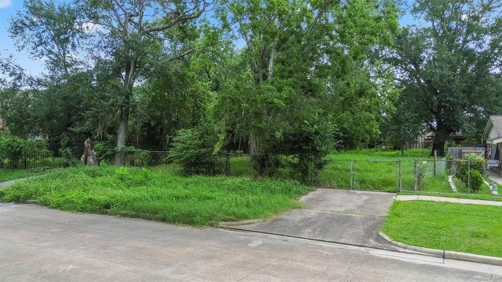 Photo of 6514 Bayou View Drive