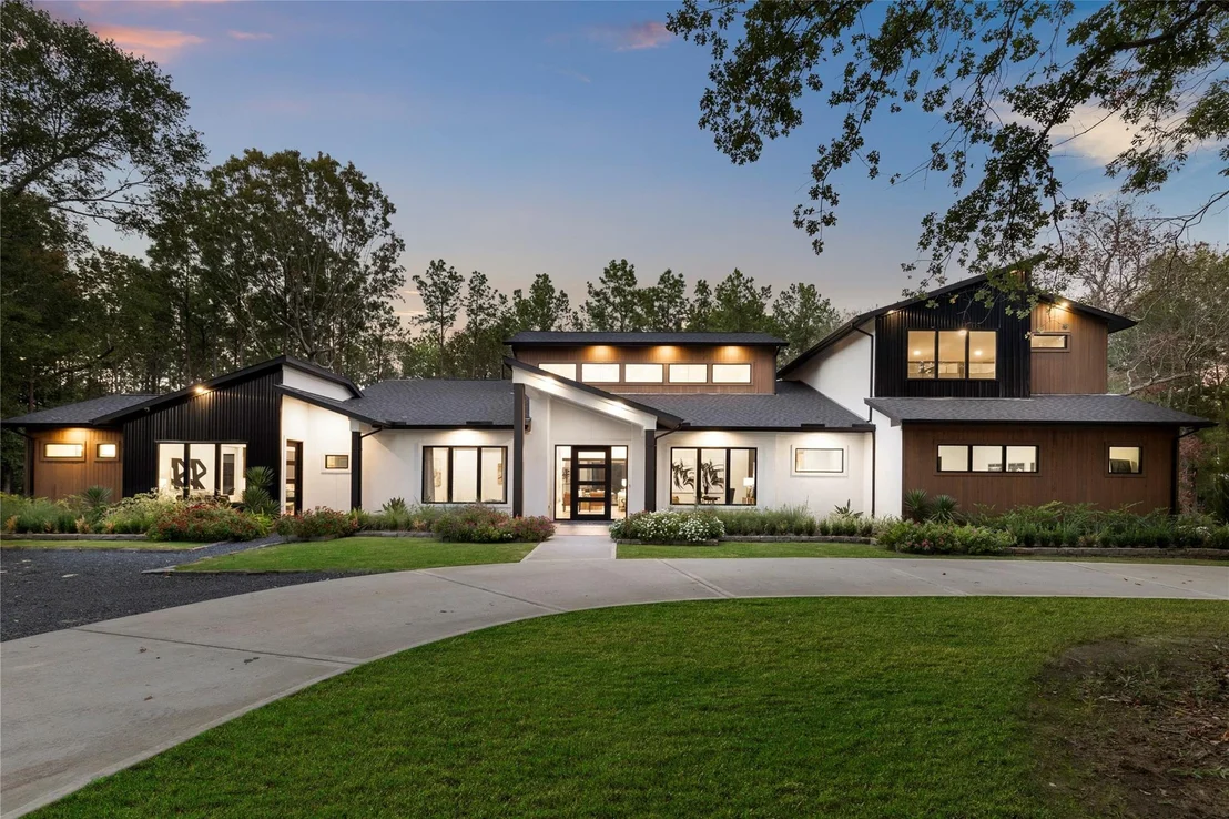 Photo of 15780 Wooded Trail Way