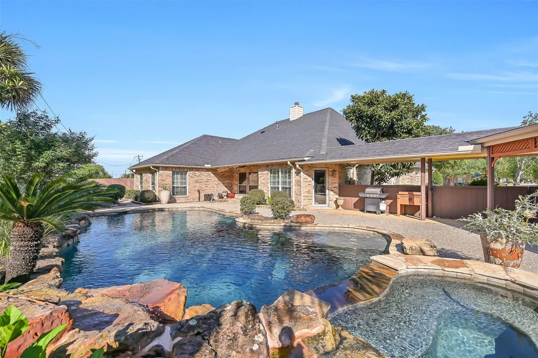 Photo of 906 High Ridge Circle