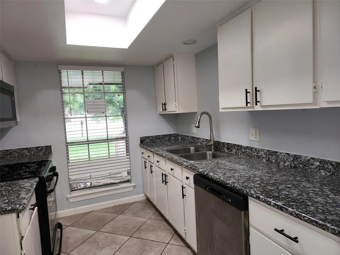 Photo of 7211 Log View Drive