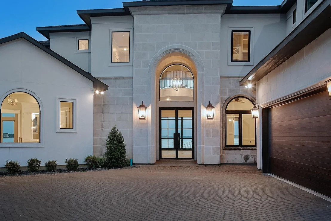 Photo of 12361 Oak Cove Pointe