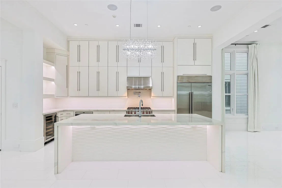 Photo of 2425 E Seaside Drive