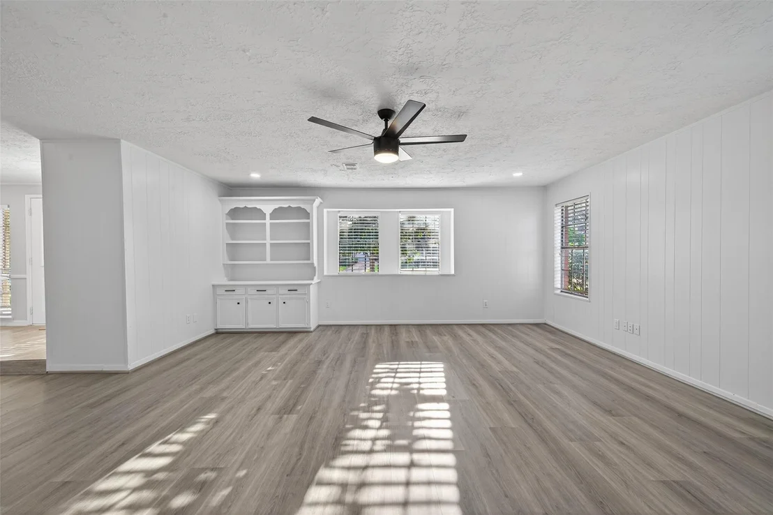 Photo of 6038 Greenmont Drive