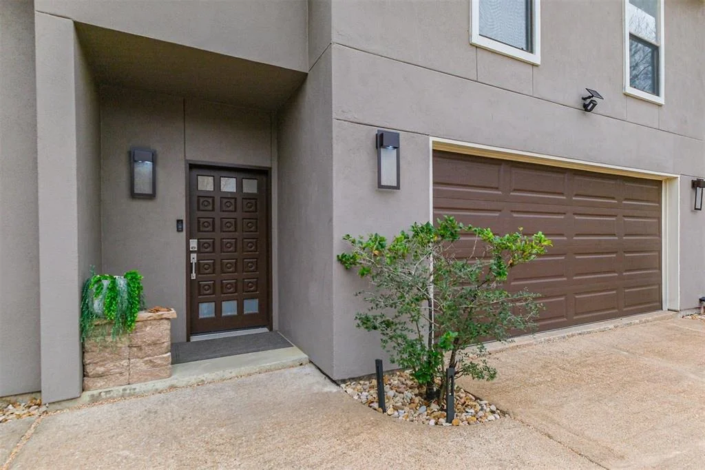 Photo of 946 Enclave Parkway