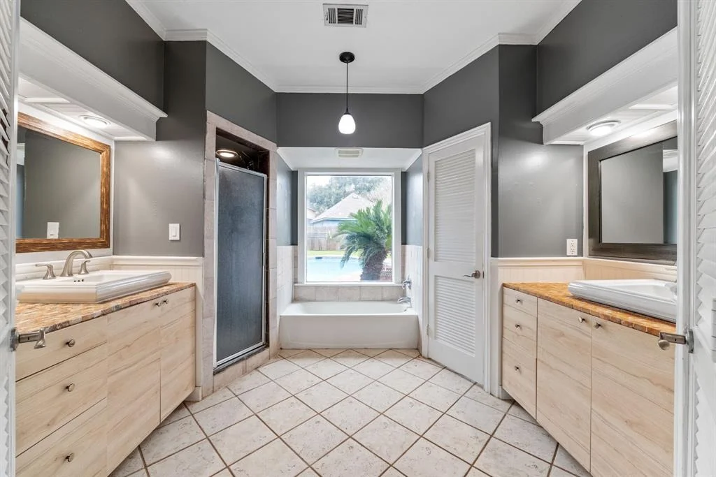 Photo of 942 Montview Drive