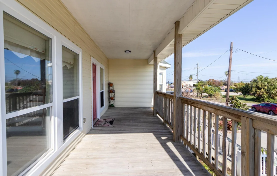 Photo of 1003 Commodore Drive