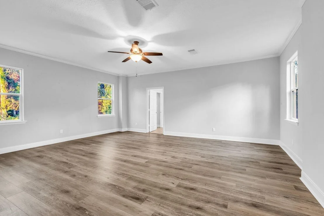 Photo of 83 White Oak Drive N