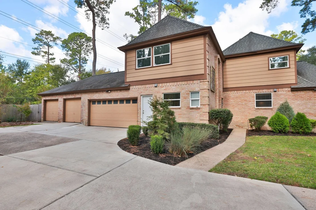 Photo of 16123 Chasemore Drive