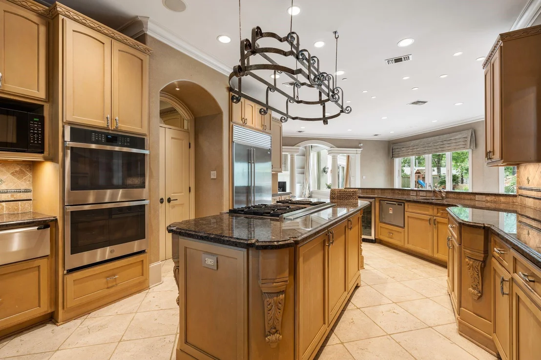 Photo of 835 Echo Lane
