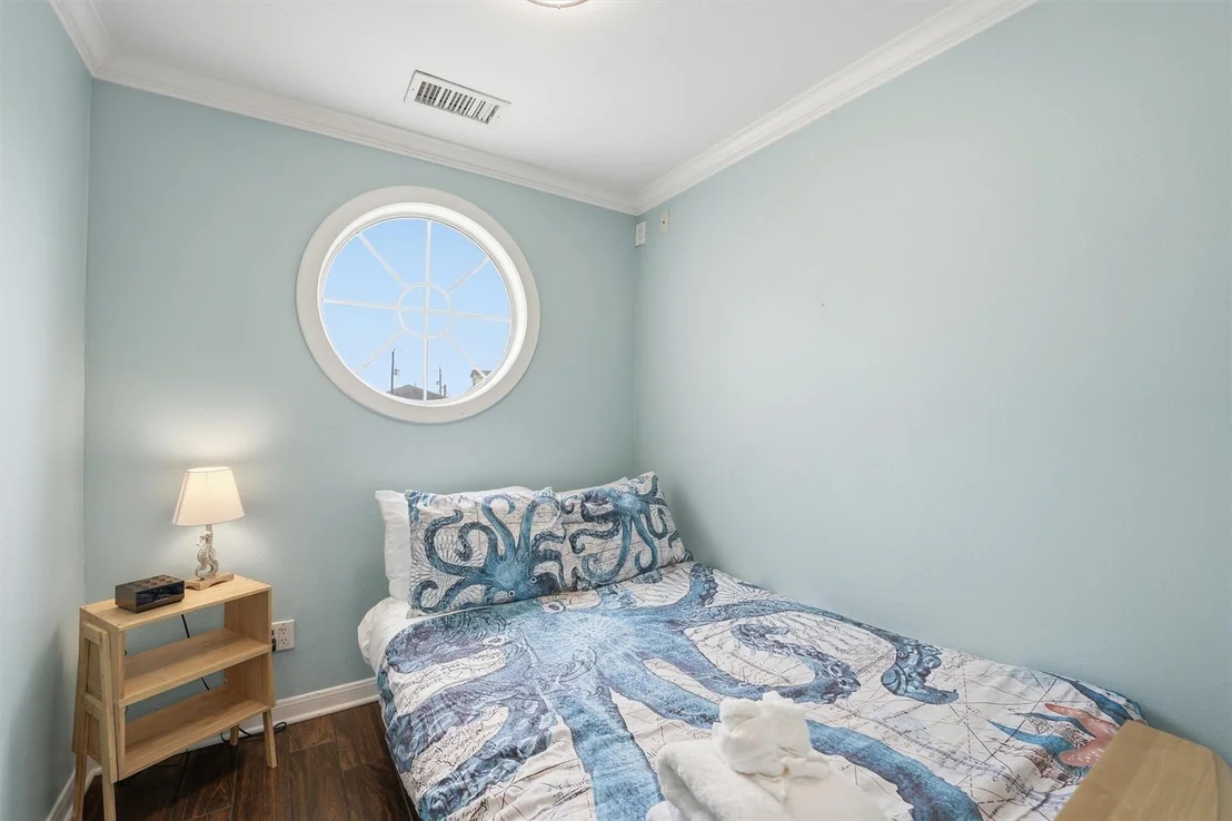 Photo of 7712 Channelview Drive