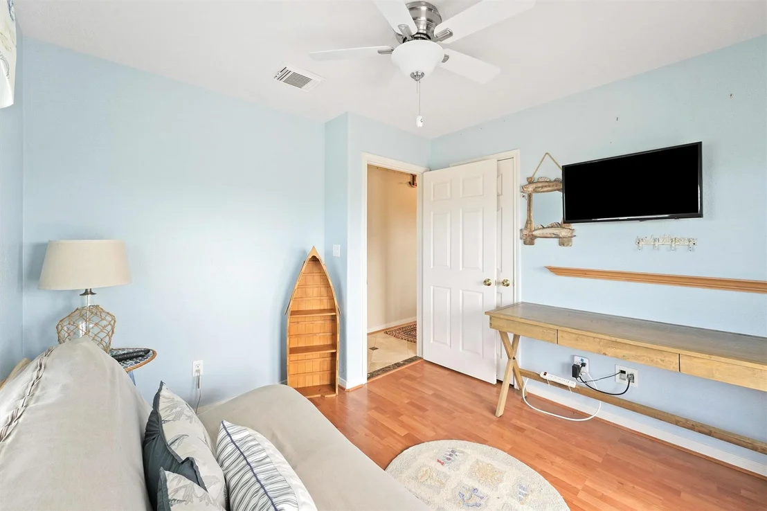 Photo of 904 Surf Drive