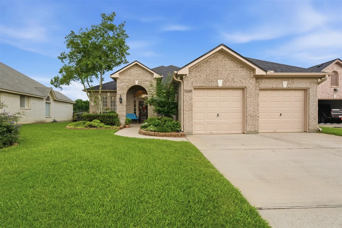 Photo of 13681 Lakeside Place Drive
