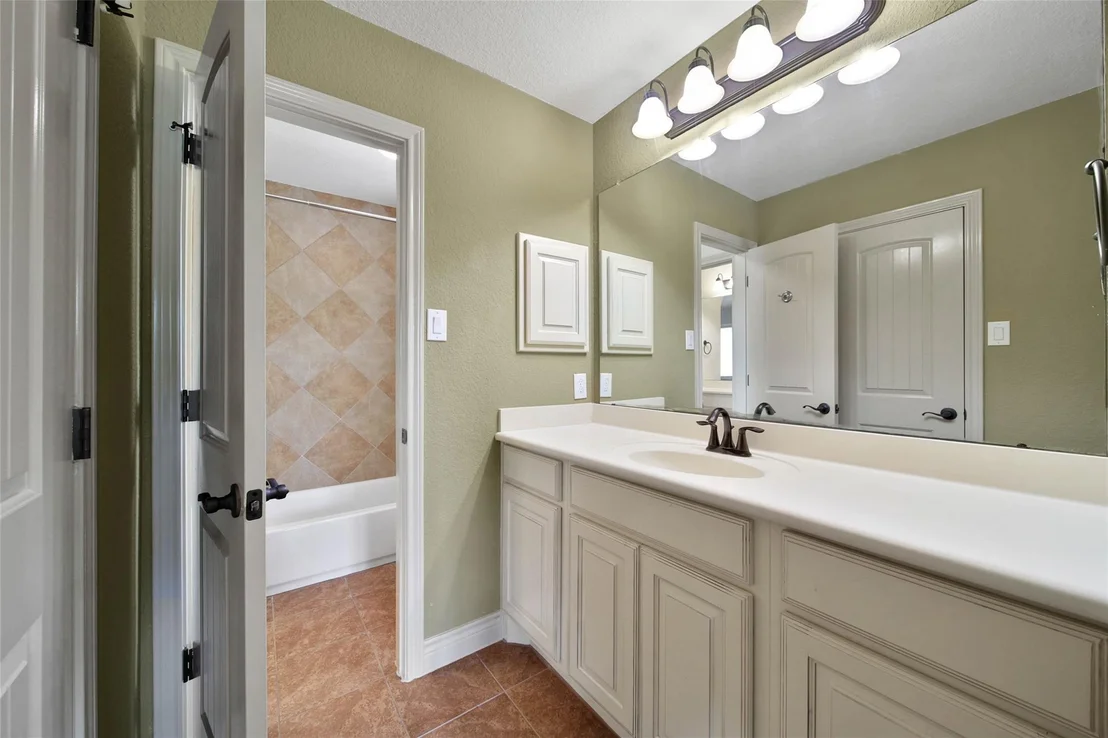 Photo of 40503 Manor Drive