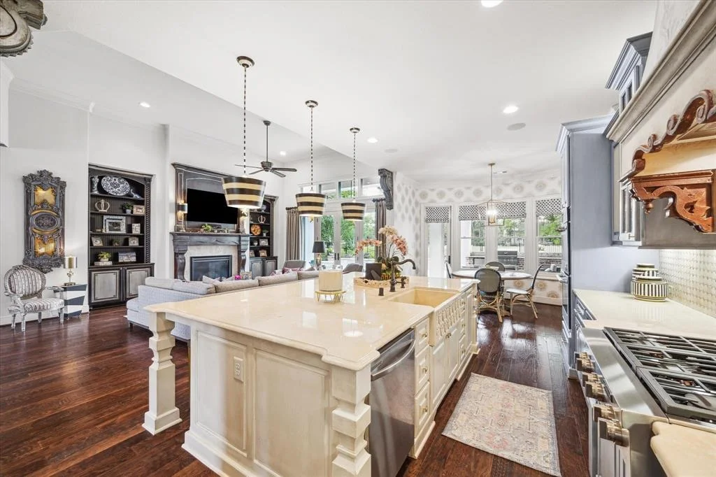 Photo of 23 E Loftwood Circle