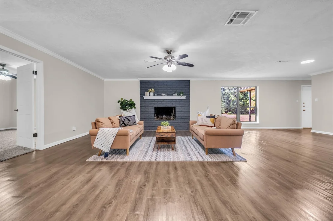 Photo of 32219 Grapevine Street