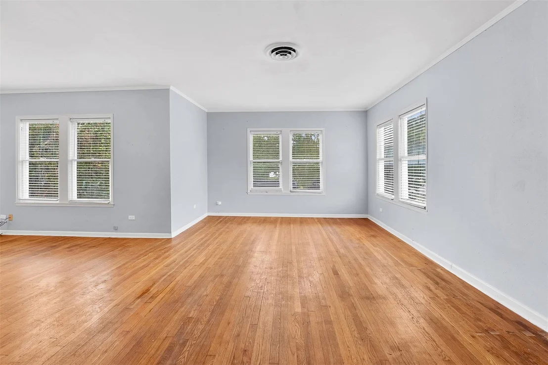 Photo of 335 N Robb Street