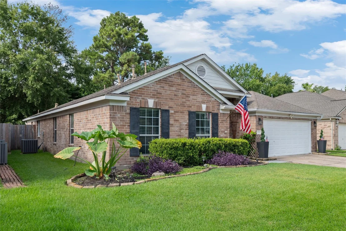 Photo of 723 Far Pines Drive