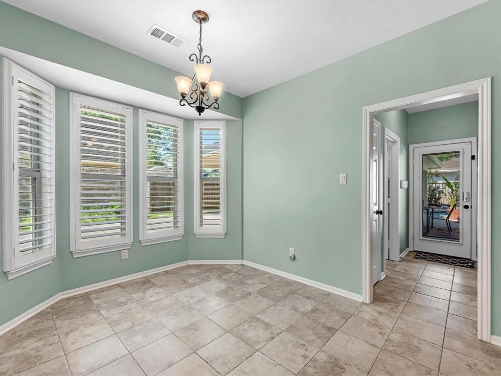 Photo of 5831 Mountain View Drive