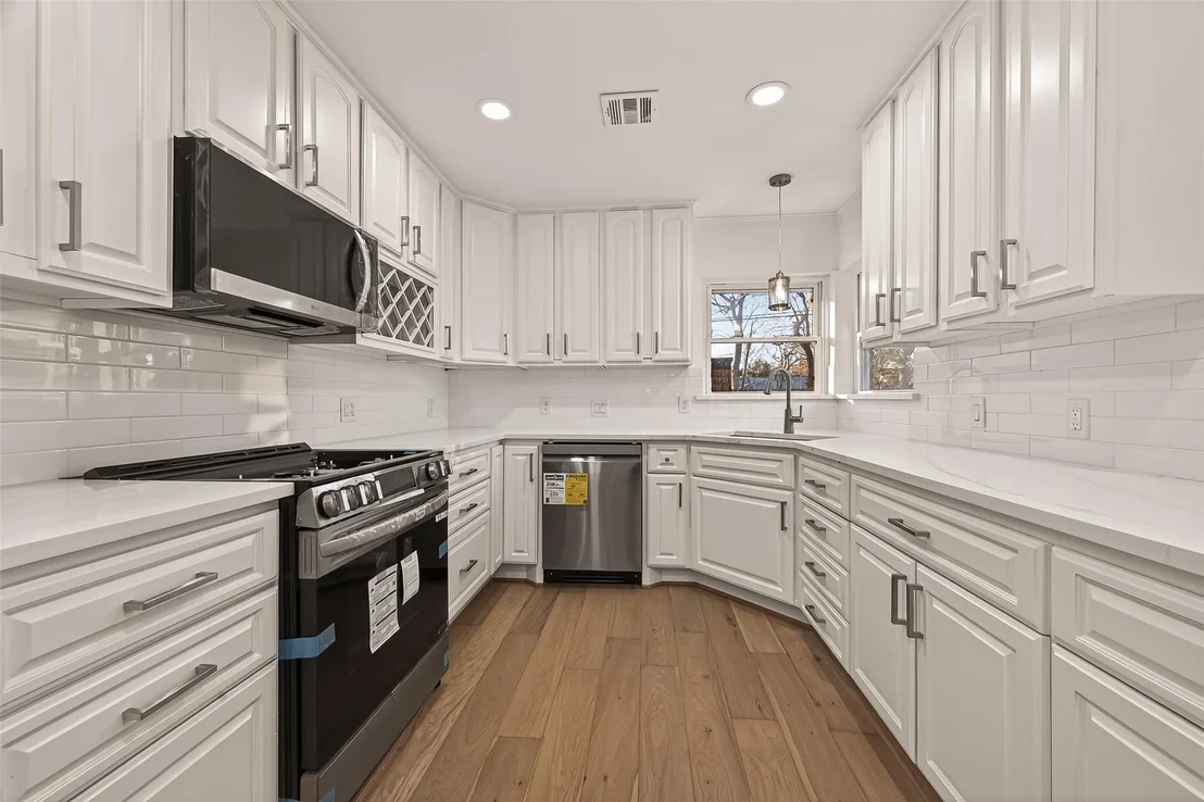 Photo of 4862 Creekbend Drive