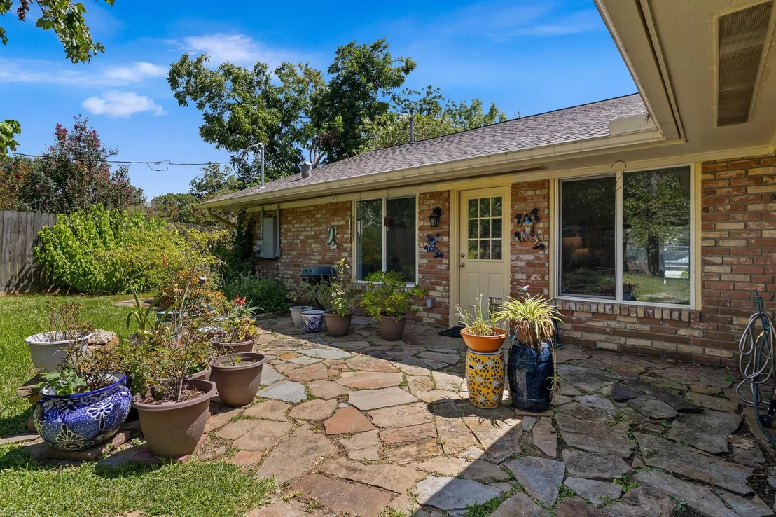 Photo of 1427 Adkins Road