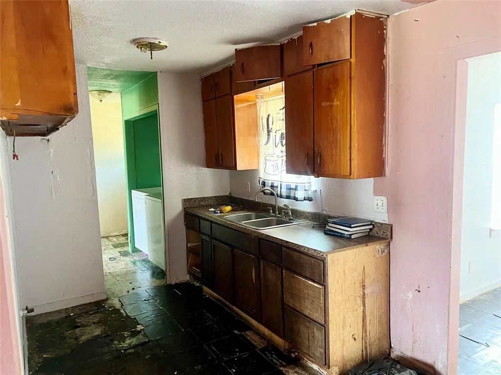 Photo of 5311 Lyndhurst Drive
