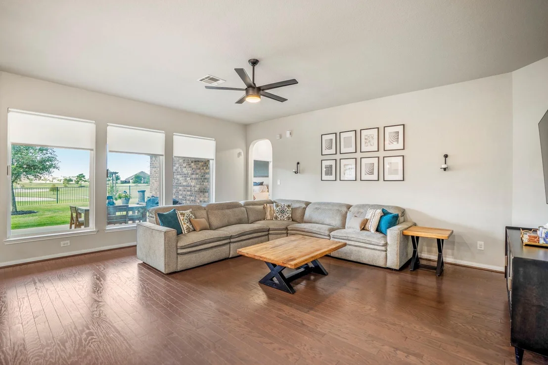 Photo of 7511 Laguna Lake Drive