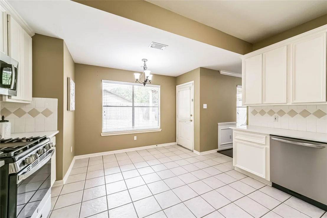 Photo of 22010 Kenlake Drive