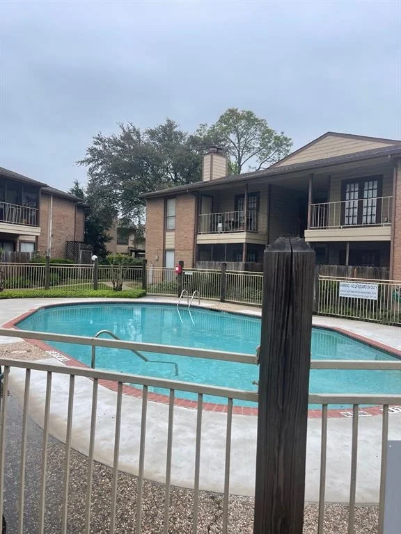 Photo of Unit 708 at 9000 Bissonnet Street