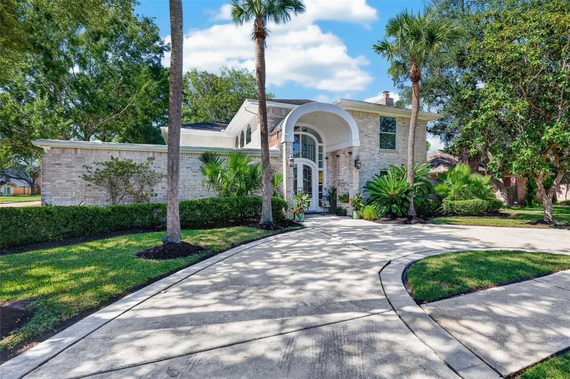 Photo of 1003 Villa Court Drive