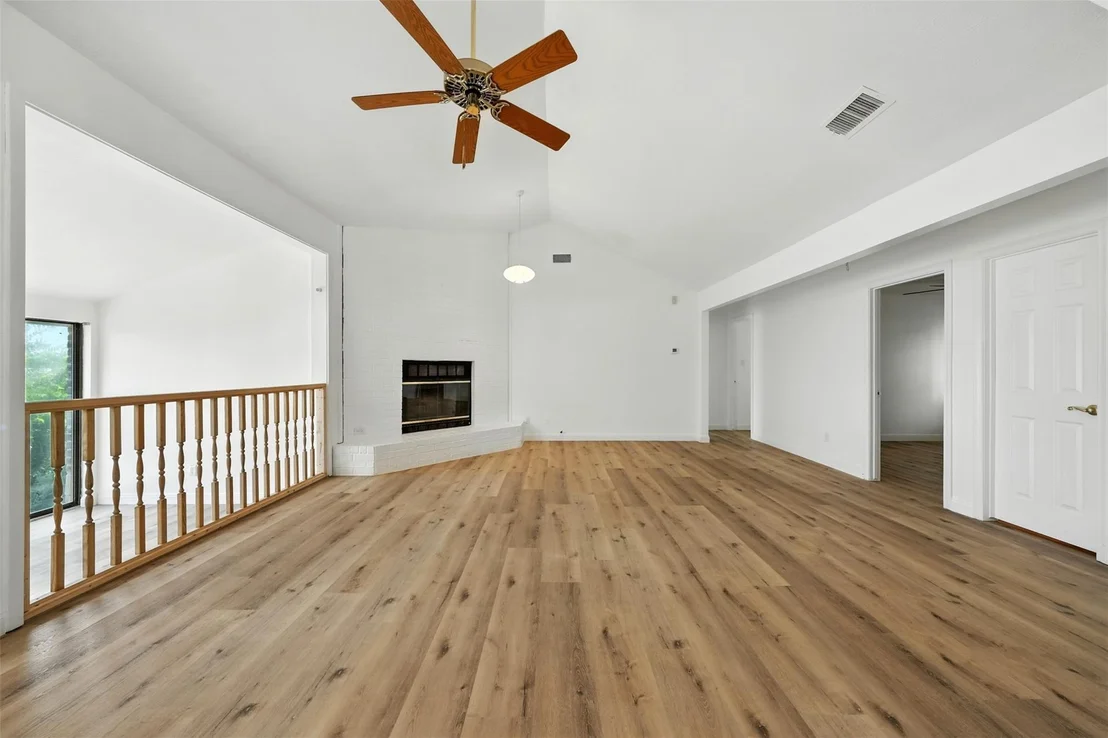Photo of 1046 Lake View Drive