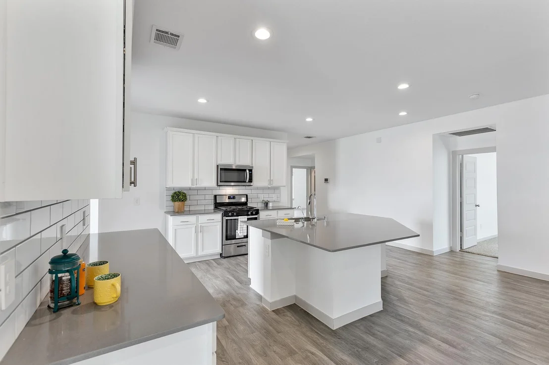 Photo of 103 Lakeway Circle