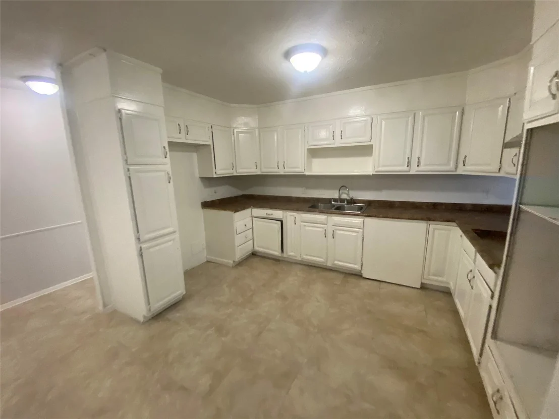 Photo of 4220 Redwood Drive
